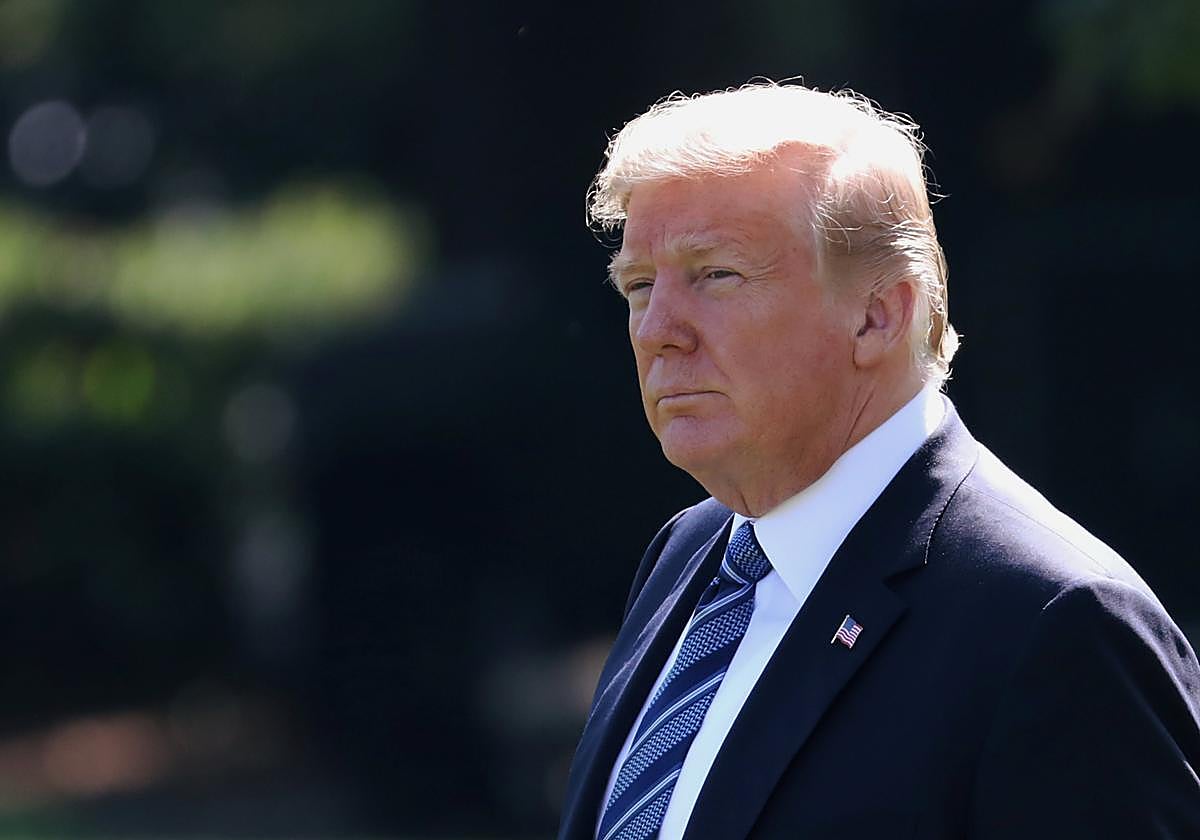 Donald Trump ha firmado este memorando en el Despacho Oval, donde ha asegurado que este despliegue «será una réplica de nuestros extraordinariamente exitosos en Washington»