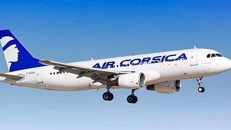 Un controlador aéreo se queda dormido y obliga a un avión que viajaba a Córcega a dar vueltas en el aire: «Tras despertarle, el vuelo aterrizó sin problemas»