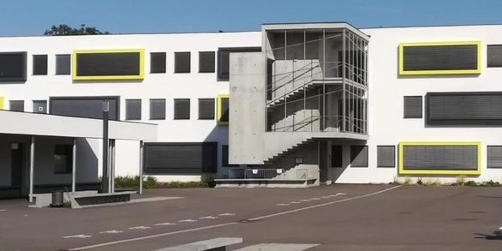 Un menor de 14 años apuñala a una profesora en un colegio de Francia
