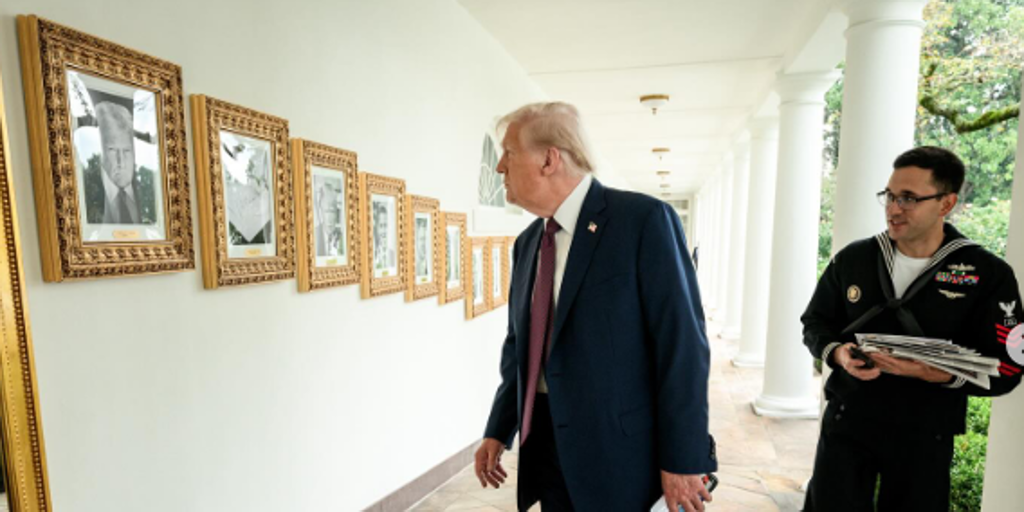 La Casa Blanca estrena su Paseo de la Fama con los retratos de los presidentes y la firma con 'autopen' de Biden