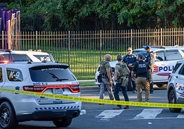 Un hombre asesina a su pareja y arroja a su hija recién nacida a un río lleno de caimanes porque «no la quería»