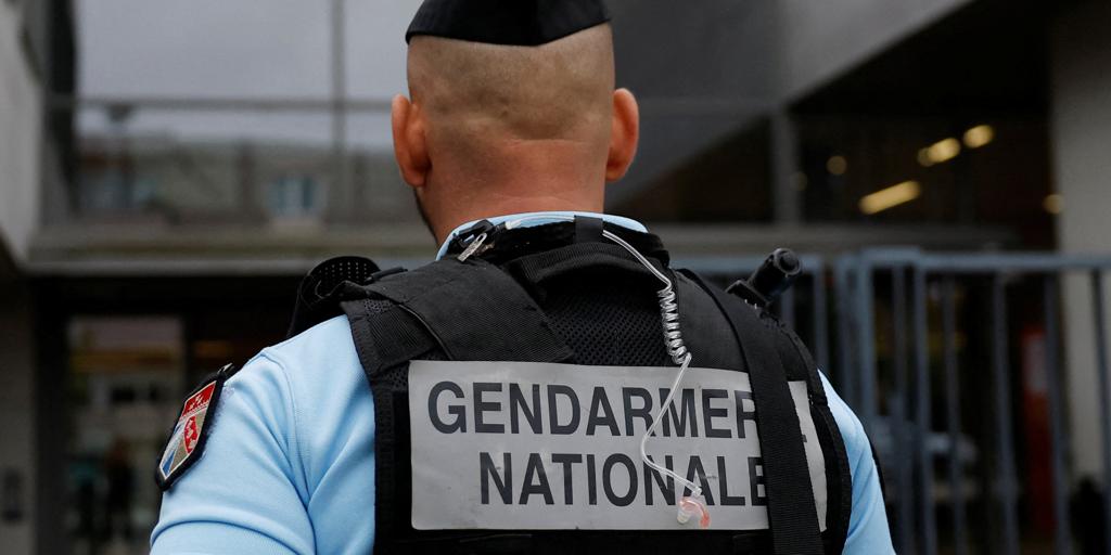 Muere el adolescente de 14 años que apuñaló a una profesora en un instituto de Francia y posteriormente se acuchilló a sí mismo