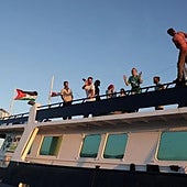 La flotilla a Gaza llega a la zona de riesgo y teme un ataque de Israel