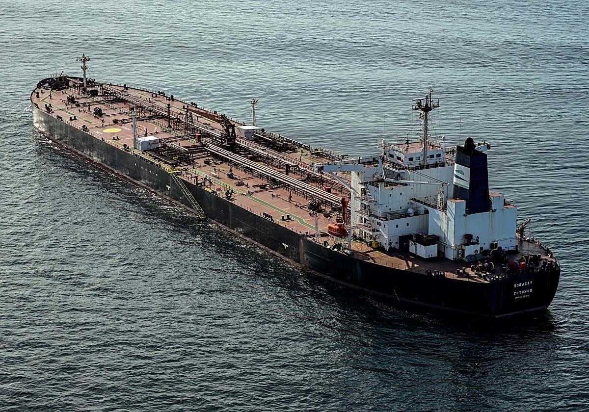 La flota fantasma rusa abordada este miércoles por Francia.