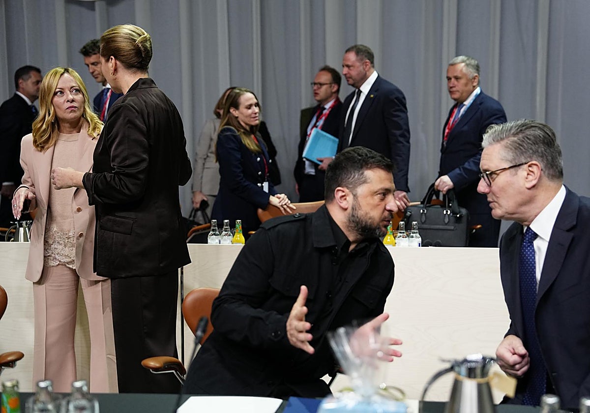 Zelenski aprovechó su presencia en la cumbre de Copenhague para hablar con líderes europeos como Starmer