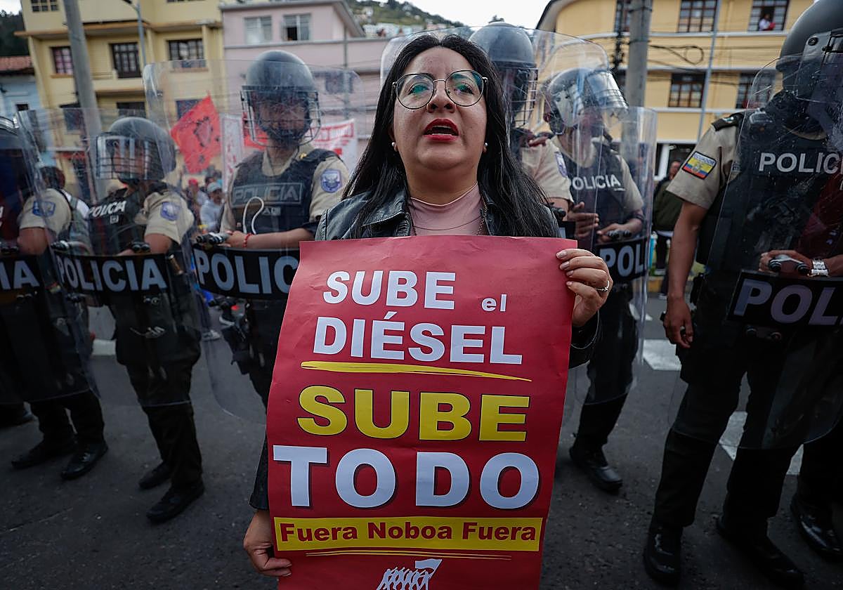 Protestas en Ecuador contra el fin del subsidio al diésel.