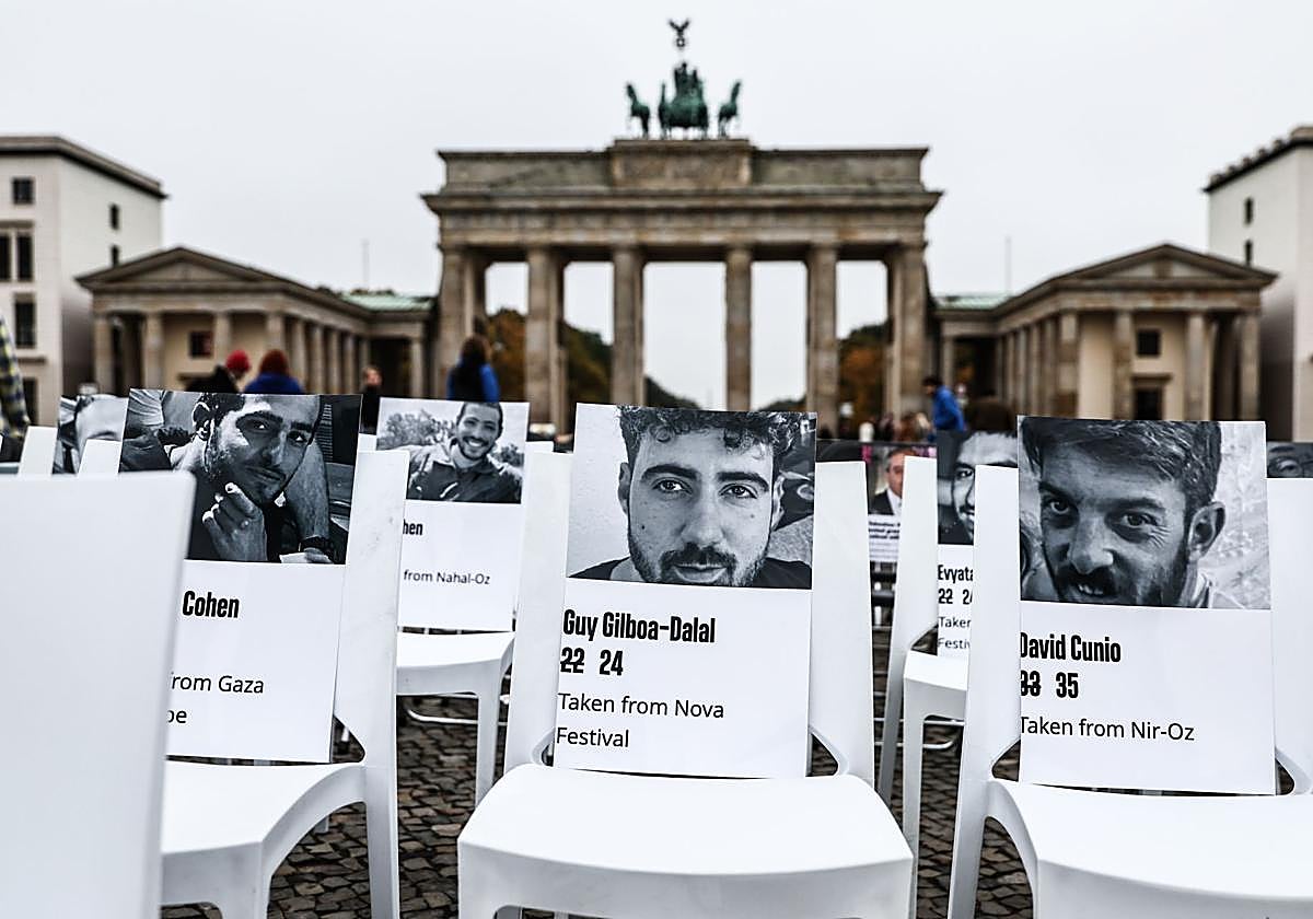 Preparativos de un homenaje a las víctimas del 7-O en Berlín