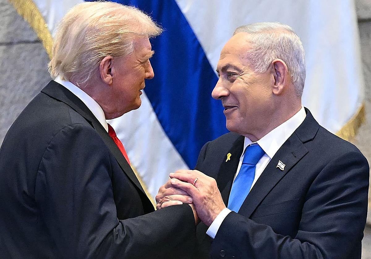 Netanyahu le dedica un gesto cariñoso a Trump en el parlamento de Israel