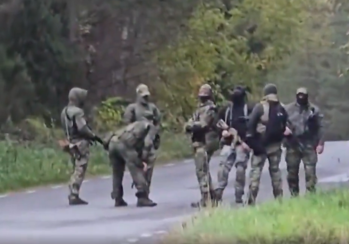 Imagen de los «hombrecillos verdes», soldados rusos sin bandera, ubicados en la bota de Saatse