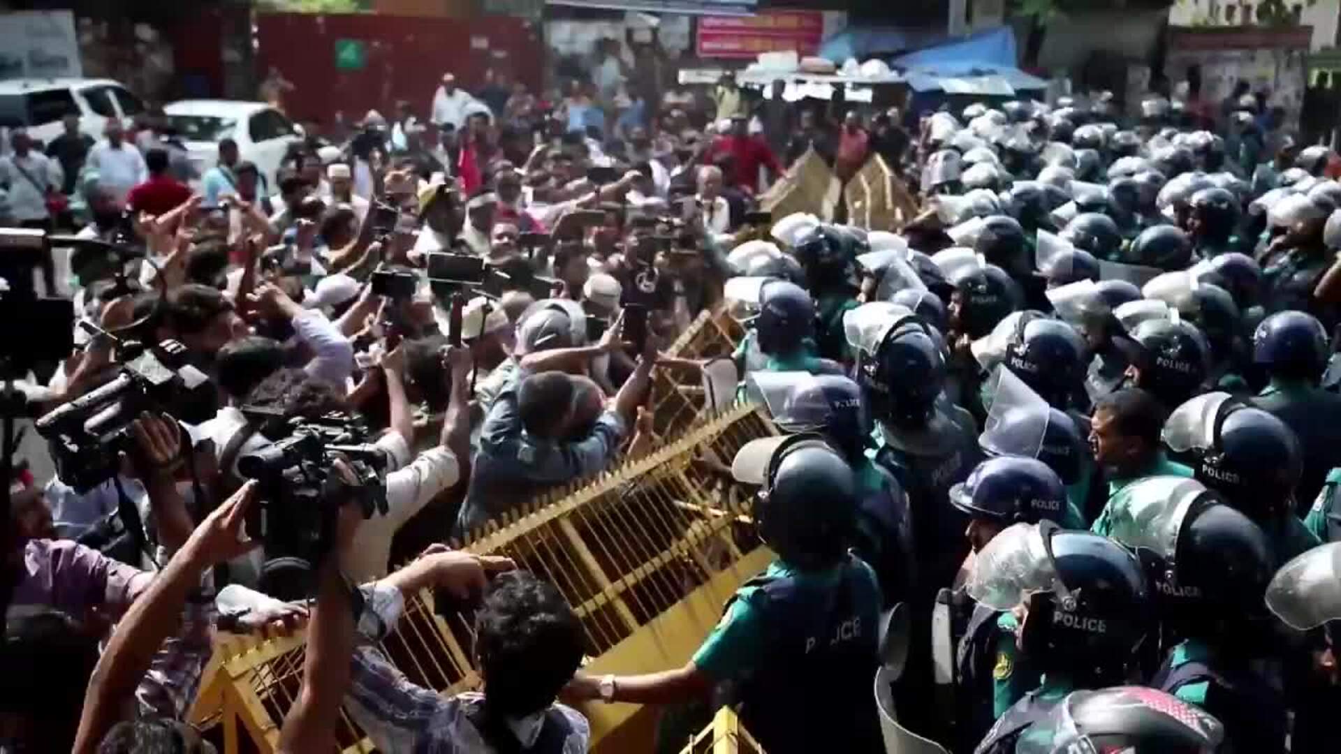 Docentes en Bangladés mantienen huelga nacional en demanda de mejores prestaciones