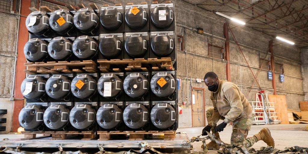 Finlandia se sumará a la iniciativa de compra de armas estadounidenses para Ucrania con una paquete valorado en 500 millones