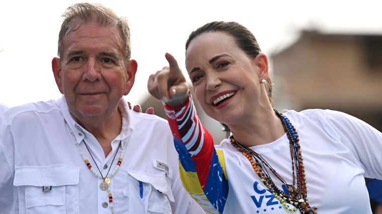 Edmundo González viven el exilio; confirma las llamadas de los ministros Albares y Robles para mostrar su «simpatía» por la noticia del Nobel concedido a María Corina Machado