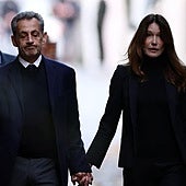 El expresidente francés Sarkozy entra en prisión, recibido por otros reclusos entre gritos: «¡Estás en tu casa!»