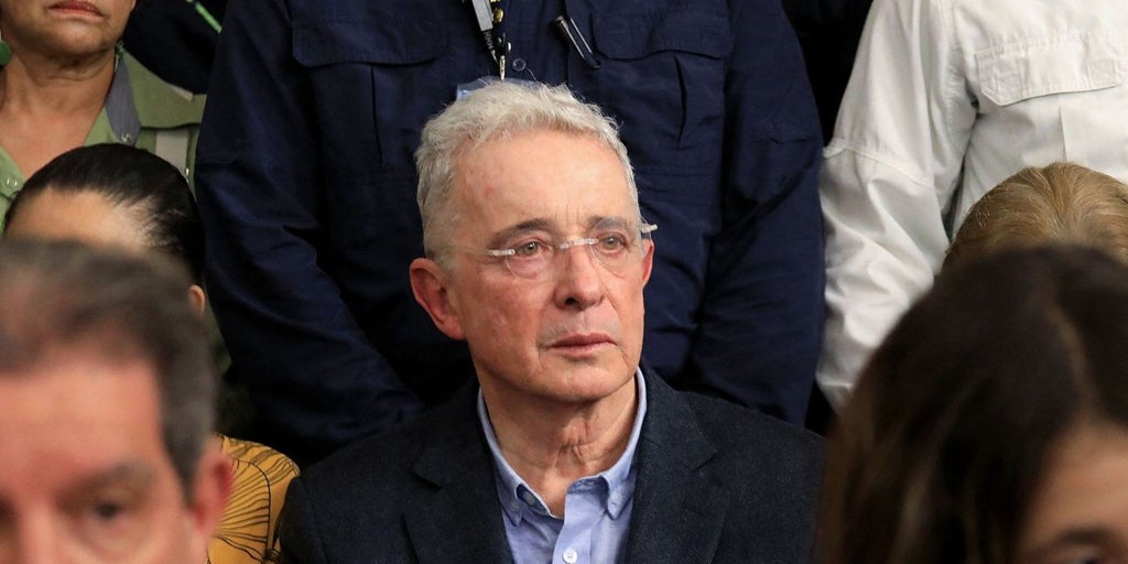 La Justicia colombiana absuelve al expresidente Uribe por supuestos sobornos