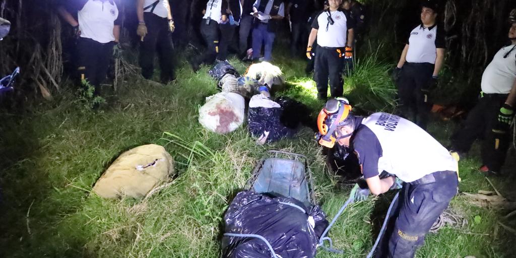 Hallados ocho cadáveres sin identificar en bolsas de plástico bajo un puente en el sur de Guatemala