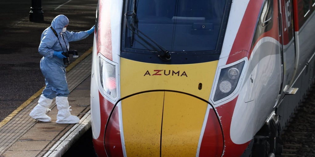 Catorce minutos de pánico en el tren a Londres: «Vi a una persona cubierta de sangre y comprendí que era real»