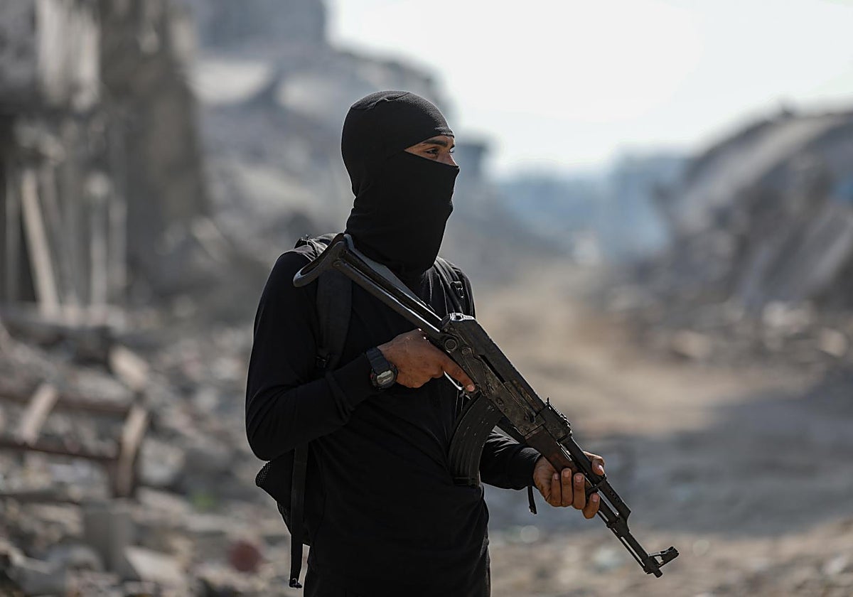 Maquinaria pesada perteneciente a Egipto continúa las operaciones de búsqueda de los cuerpos de los rehenes israelíes en Gaza