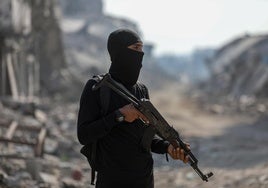 Maquinaria pesada perteneciente a Egipto continúa las operaciones de búsqueda de los cuerpos de los rehenes israelíes en Gaza