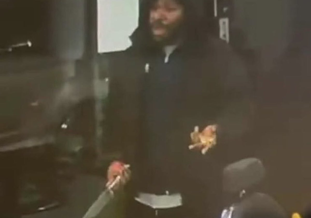 Captura de un vídeo que muestra a Anthony Williams, en una barbería horas antes del ataque al tren de alta velocidad