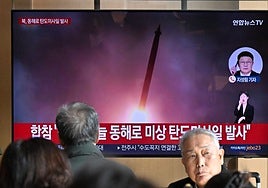 Corea del Norte lanza un misil balístico en el mar de Japón como protesta por las sanciones impuestas por EE.UU.