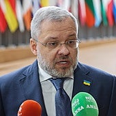 Zelenski aparta a dos ministros tras el estallido de un caso de corrupción en el sector energético