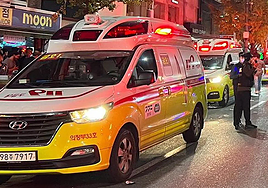 Al menos dos muertos y 18 heridos tras estrellarse una furgoneta contra un mercado cerca de Seúl