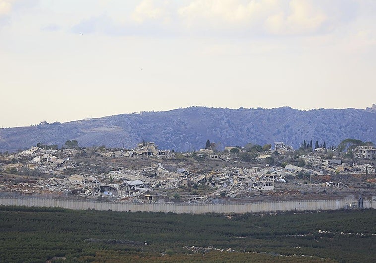 Israeli main battle tank fires at UN blue helmets in southern Lebanon