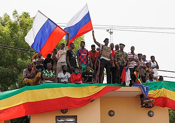 La sombra de Rusia planea sobre la inmigración subsahariana