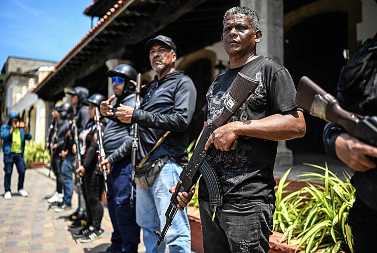 El régimen de Maduro lleva meses impartiendo formación militar a los civiles debido a la presión de EE.UU.