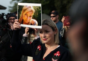 Los republicanos díscolos arropan a las víctimas de Epstein y atacan a Trump: «El traidor es él»