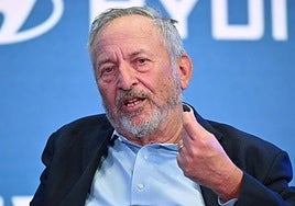 Larry Summers, secretario del Tesoro con Bill Clinton, primera víctima de las nuevas revelaciones sobre Epstein