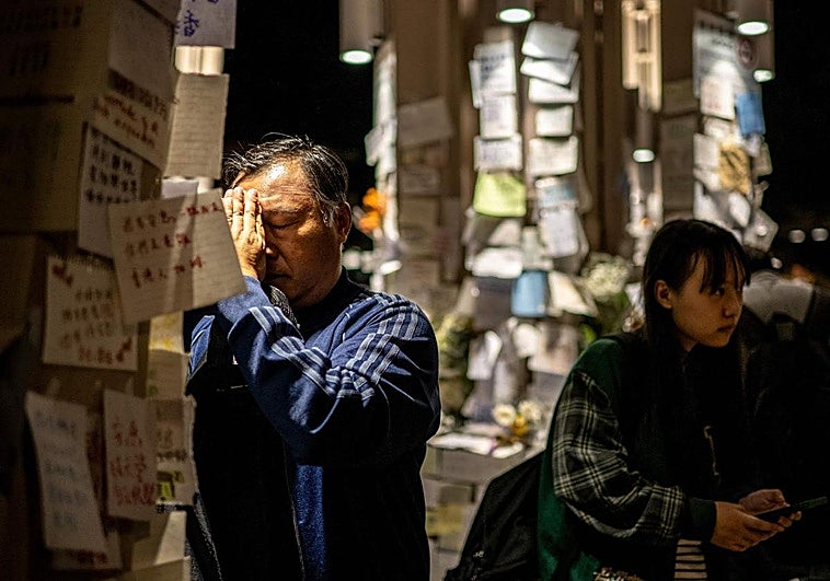 The devastating fire in the skyscrapers reveals corruption and censorship in Hong Kong