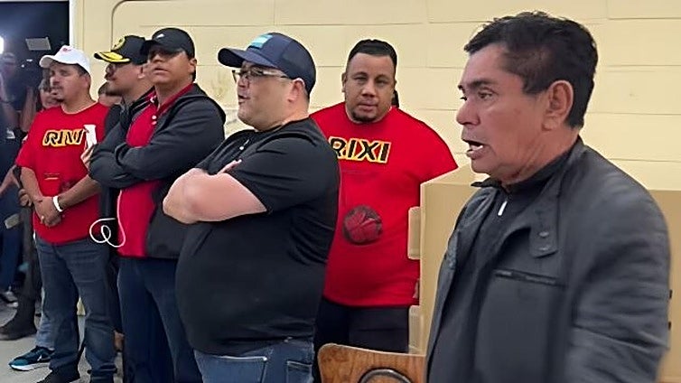 «¡Fuera de Honduras. Aquí nadie mira el conteo!»