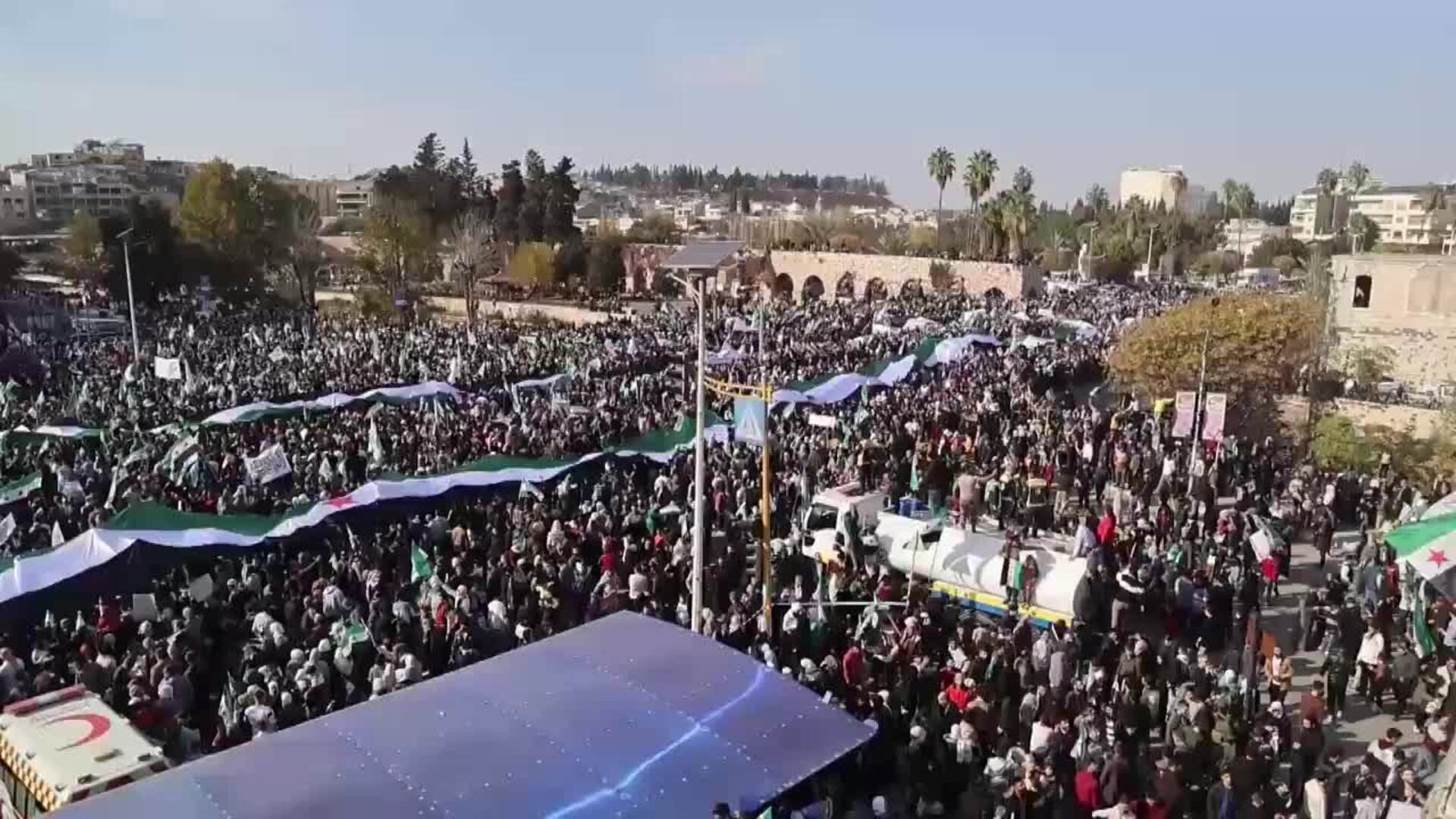 Sirios celebran el primer año sin Al Asad
