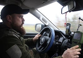 Sitka, conductor de la brigada K-2, durante un viaje al frente de Porkrovsk