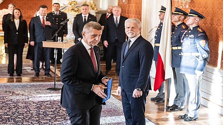 Putin gana otro gobierno afín en Europa con el regreso al poder del populista Andrej Babis en la República Checa