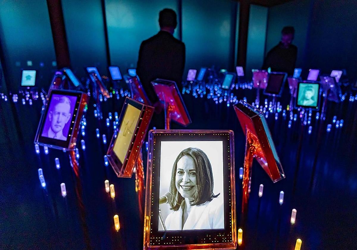 La imagen de María Corina Machado en una exposición en Oslo con motivo de la entrega del Nobel de la Paz