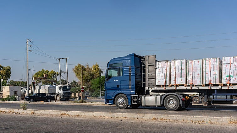 Israel anuncia la reapertura del paso con Jordania para llevar ayuda a Gaza
