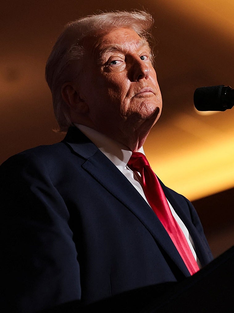 Trump ataca los nombramientos de Biden en la Reserva Federal con acusaciones de autoapertura