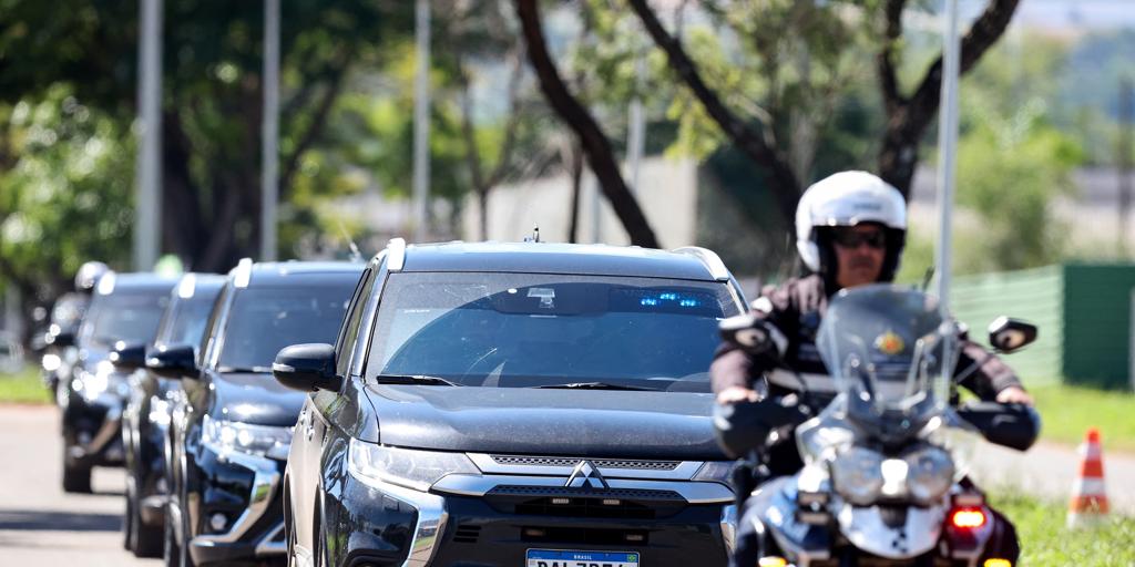 Bolsonaro sale de prisión e ingresa en el hospital para someterse a una operación