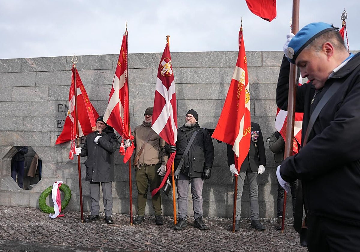 Los veteranos daneses protagonizaron este sábado una marcha silenciosa de protesta hasta la Embajada de EE.UU. en Copenhague