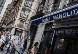 Doña Manolita registra sus primeras colas para comprar los décimos de la Lotería de Navidad