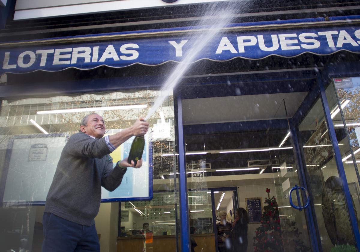 ¿Qué impuestos tienes que pagar si te toca algún premio en la Lotería de Navidad?