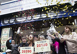 Estos son todos los premios Gordo que ha repartido Doña Manolita, la mítica administración de lotería de Madrid