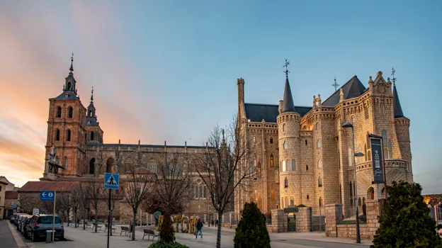 The Ruta de la Plata goes from Gijón to Seville, passing through the old Roman road