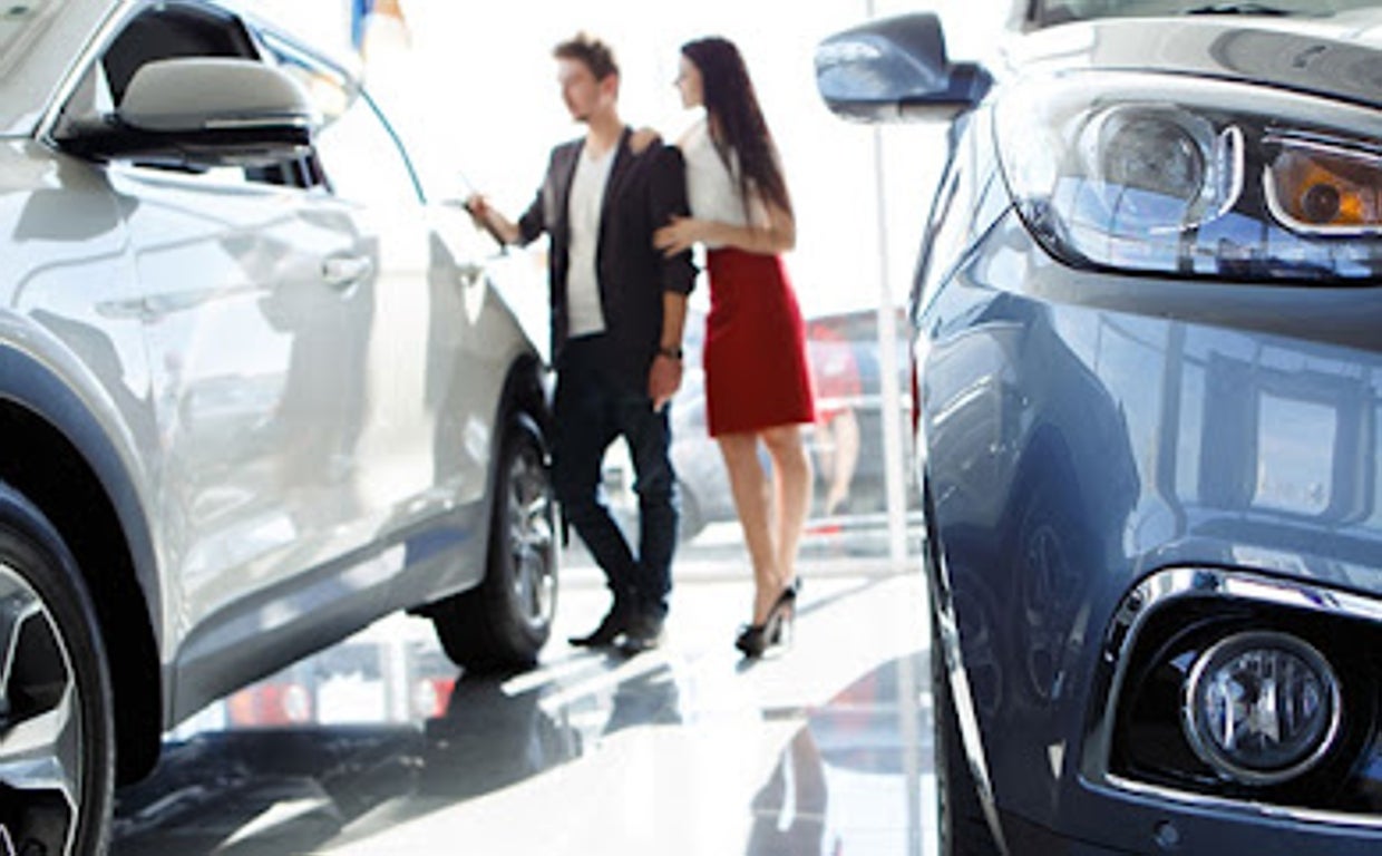 Las ventas de turismos caen un 12% en julio y acumulan un descenso del 11% anual