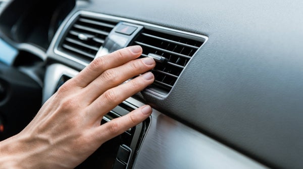 Trucos infalibles para ahorrar gasolina aunque pongamos el aire acondicionado en el coche