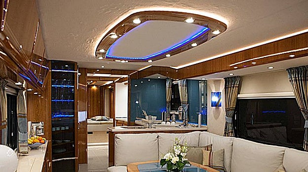 La autocaravana que cuesta más que el Bugatti que incluye