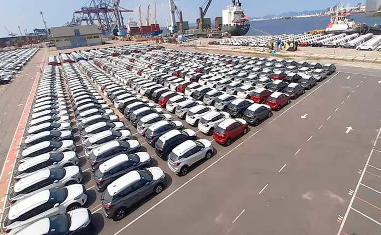La exportación de coches se resiente por las crisis y cae un 7,7%