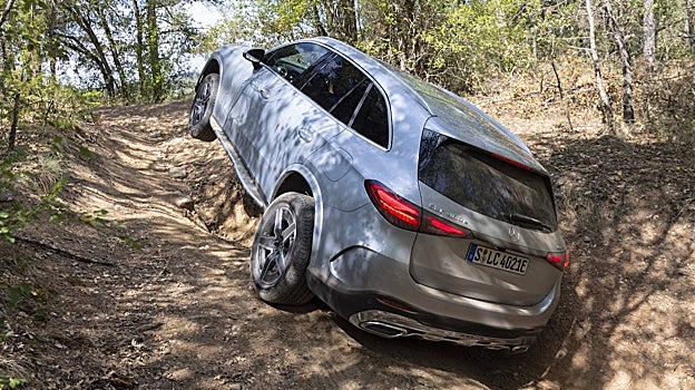 El Mercedes GLC en una ruta 'off-road'